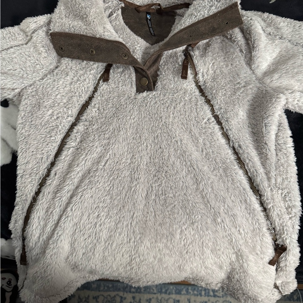 Kuhl sweatshirt in great condition